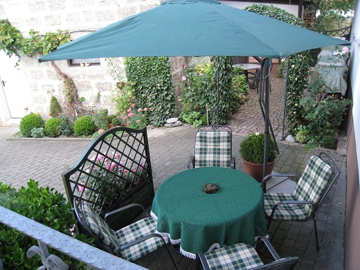 Innenhof mit Sitzecke