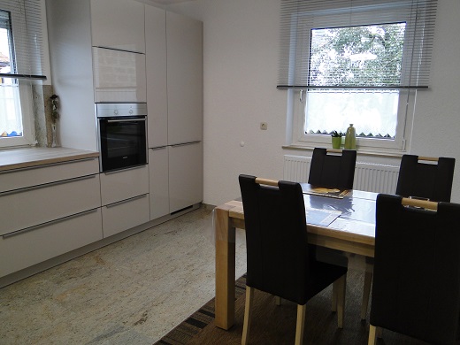 Küche mit Essecke